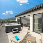 Betelgeuse Supernova - Happy Villa Novi Vinodolski