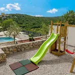 Betelgeuse Supernova - Happy Villa Novi Vinodolski