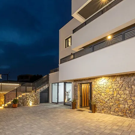 Betelgeuse Supernova - Happy