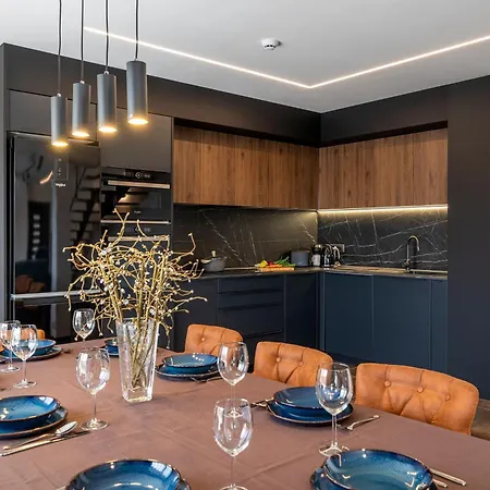 Betelgeuse Supernova - Happy