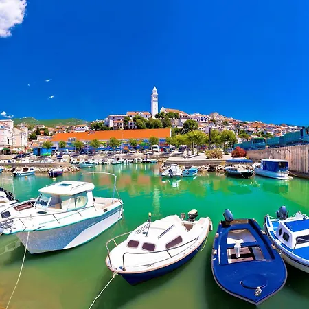 Betelgeuse Supernova - Happy * Novi Vinodolski