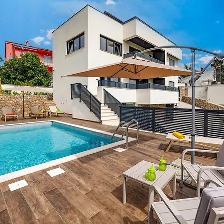 Betelgeuse Supernova - Happy Villa Novi Vinodolski