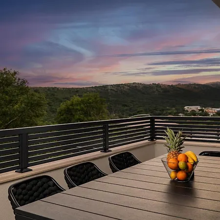 Villa Betelgeuse Supernova - Happy *