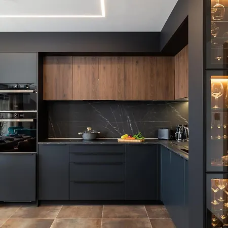 Villa Betelgeuse Supernova - Happy