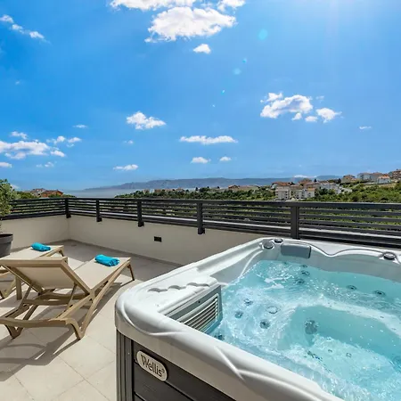 Betelgeuse Supernova - Happy Villa *