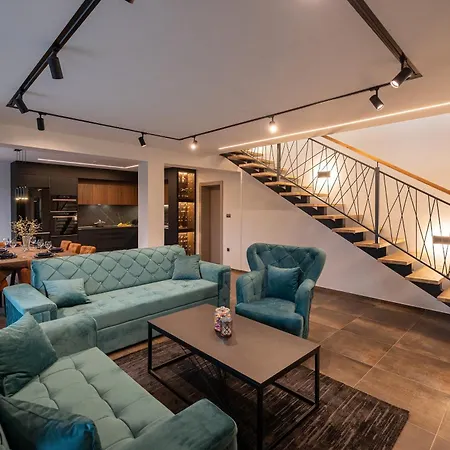 Betelgeuse Supernova - Happy Villa *