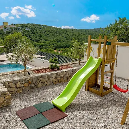 Betelgeuse Supernova - Happy Villa Novi Vinodolski