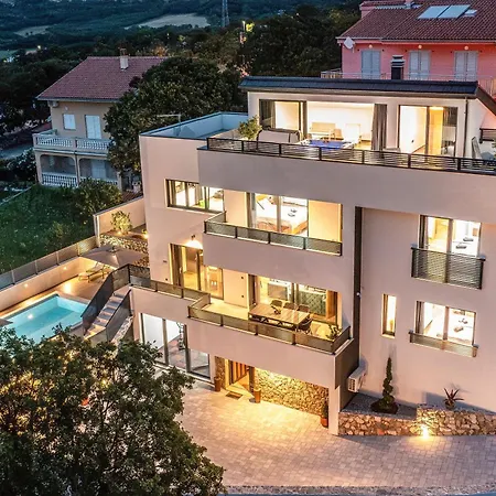 Villa Betelgeuse Supernova - Happy *