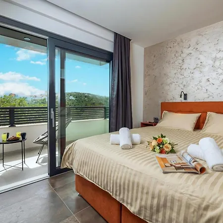 Villa Pool & Wellness Betelgeuse Supernova *