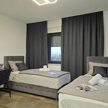 Villa Pool & Wellness Betelgeuse Supernova *