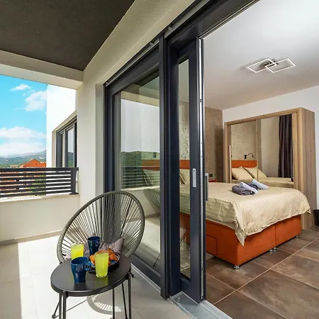 Villa Pool & Wellness Betelgeuse Supernova *