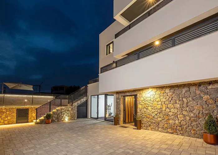 Betelgeuse Supernova - Happy