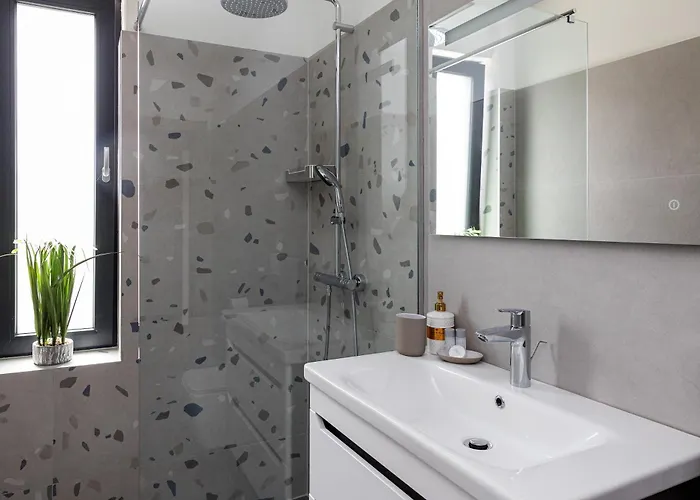 Betelgeuse Supernova - Happy