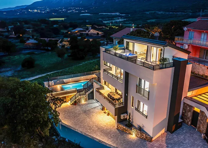 Betelgeuse Supernova - Happy